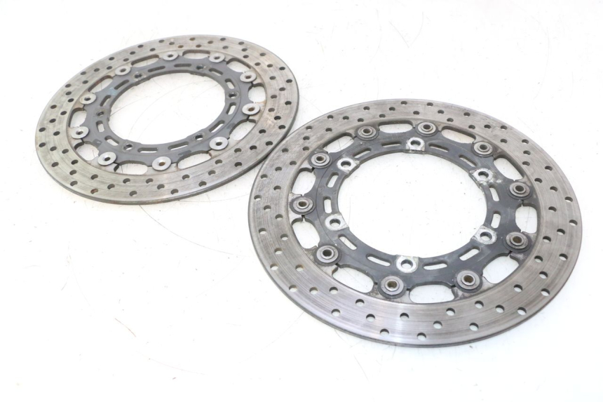photo de PAIR FRONT BRAKE DISC YAMAHA XJR 1300 (1998 - 2002) - Fixing points details