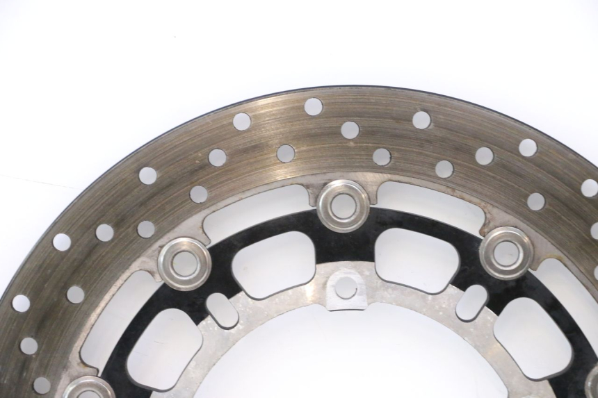 photo de PAIR FRONT BRAKE DISC YAMAHA YZF R6 600 (2008 - 2009) - Zoom on usage condition