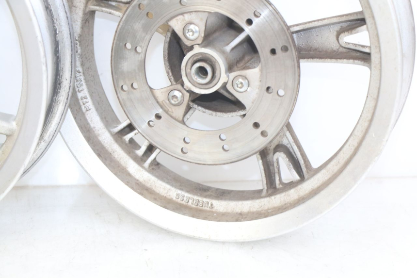 photo de PAIR OF RIMS PEUGEOT KISBEE 2T 50 (2010 - 2017) - High-resolution close-up