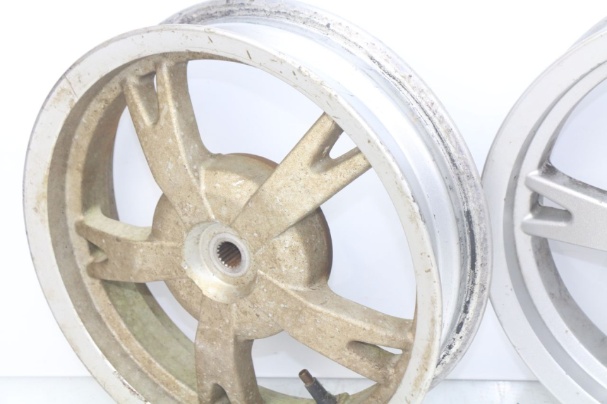 photo de PAIR OF RIMS PEUGEOT KISBEE 4T 50 (2010 - 2017) - Checked used part