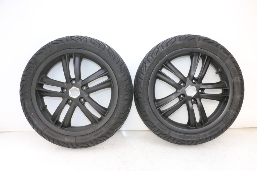 photo de RIMS PAIR PIAGGIO MP3 HPE 300 (2019 - 2026) - Main view