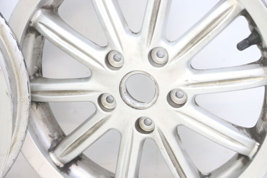 photo de WHEEL SET PIAGGIO MP3 LT 300 (2010 - 2016) - Focus on structure