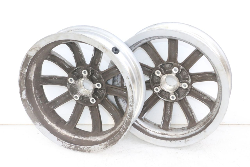 photo de PAIR OF RIMS PIAGGIO MP3 LT 300 (2010 - 2016) - Additional view of the item