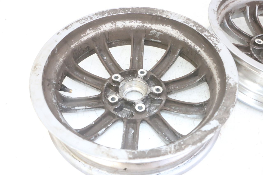 photo de PAIR OF RIMS PIAGGIO MP3 LT 300 (2010 - 2016) - Zoom on usage condition