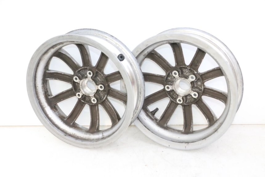 photo de PAIR OF RIMS PIAGGIO MP3 LT 300 (2010 - 2016) - Distinctive features