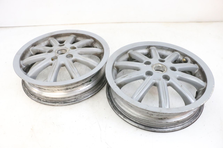 photo de RIMS PAIR PIAGGIO MP3 RL 250 (2006 - 2010) - Surface and material condition