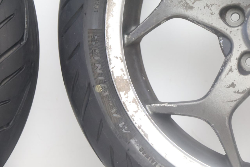 photo de RIMS PAIR PIAGGIO MP3 500 (2016 - 2018) - Distinctive features