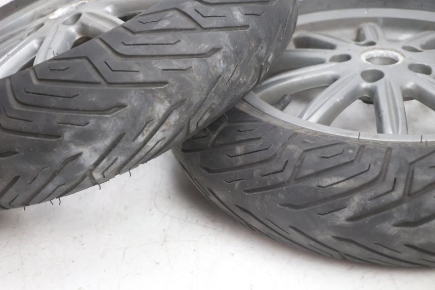 photo de RIMS PAIR PIAGGIO MP3 125 (2006 - 2014) - Fixing points details