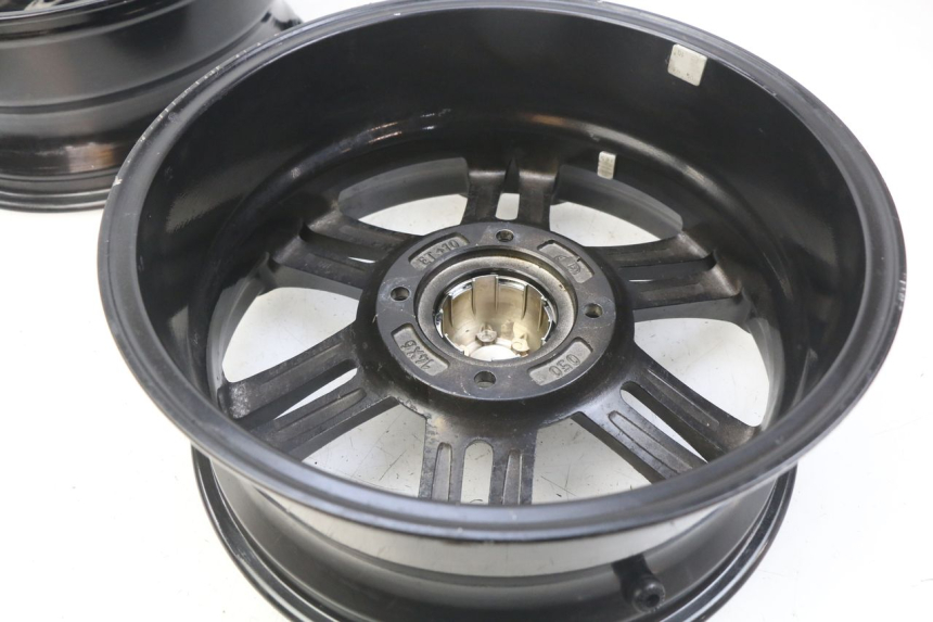 photo de PAIR OF RIMS SPY RACING F3 350 (2015 - 2022) - Zoom on usage condition