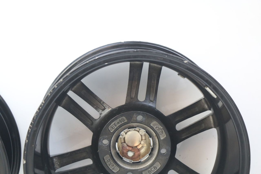 photo de PAIR OF RIMS SPY RACING F3 350 (2015 - 2022) - Surface and material condition