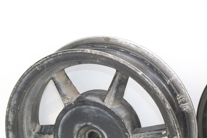 photo de PAIR OF RIMS TNT MOTOR ROMA 10' 4T 50 (2019 - 2022) - Distinctive features