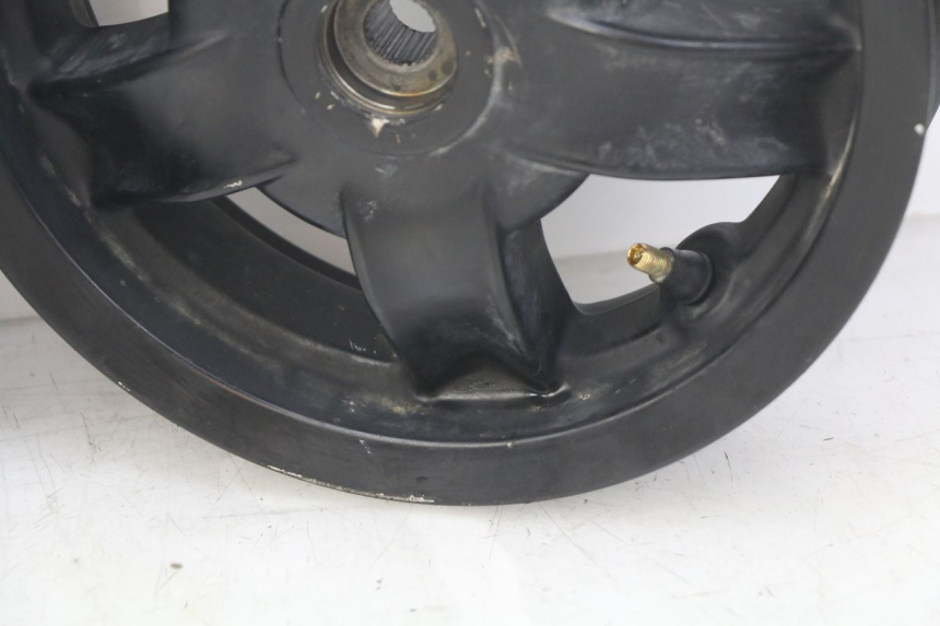 photo de PAIR OF RIMS PIAGGIO ZIP 4T 50 (2018 - 2020) - Focus on structure