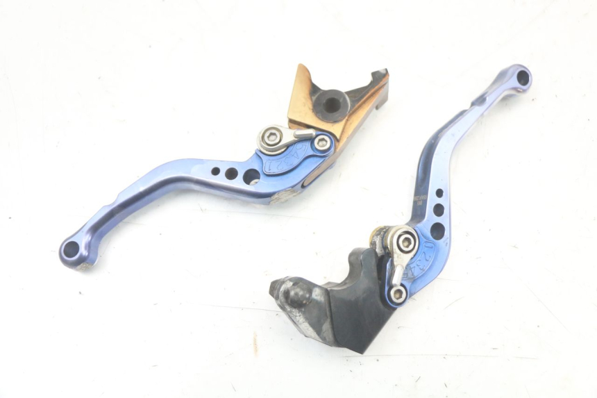 photo de BRAKE LEVER SUZUKI GSR 750 (2011 - 2017) - Alternative perspective