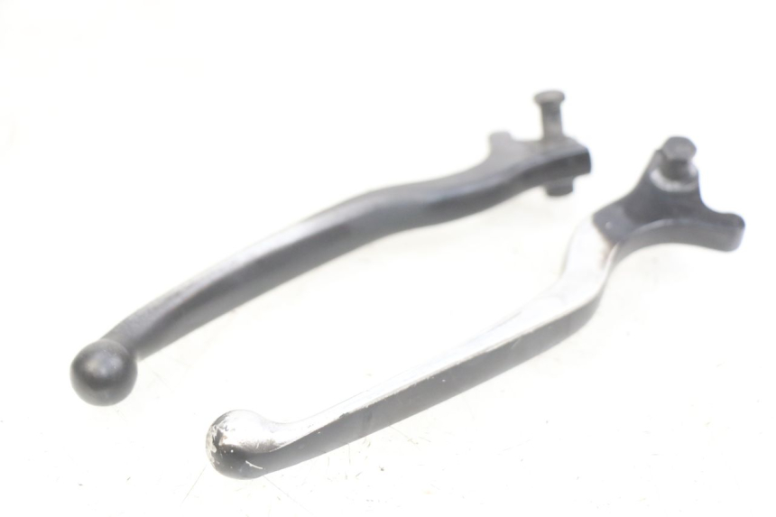photo de BRAKE LEVER PAIR PIAGGIO XEVO - X EVO 125 (2007 - 2017) - Zoom on usage condition