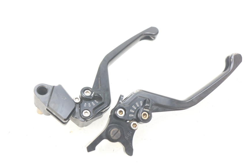 photo de BRAKE LEVER PAIR KAWASAKI Z 650 (2016 - 2019) - Zoom on usage condition