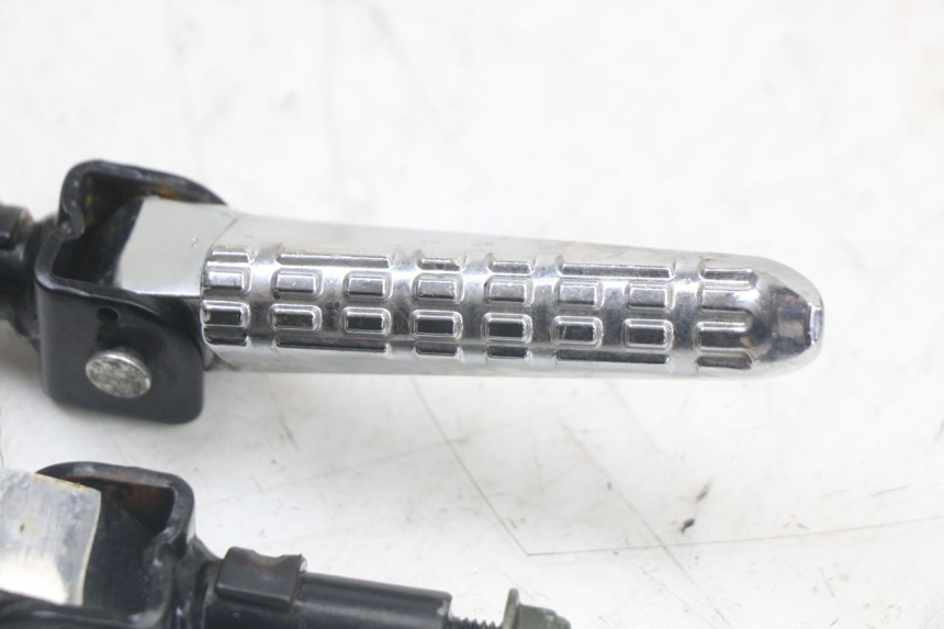 photo de PAIR REAR MOUNT FOOTRESTS MASH LEGEND'R 4T 50 (2021 - 2025) - Zoom on usage condition