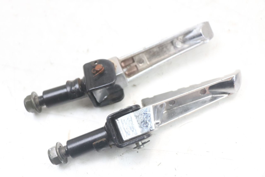 photo de PAIR REAR MOUNT FOOTRESTS MASH LEGEND'R 4T 50 (2021 - 2025) - Product overview