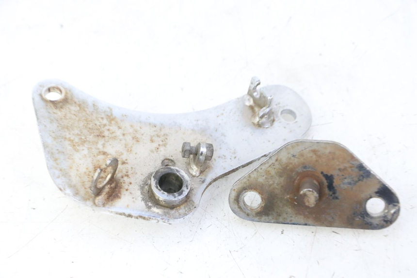 photo de PAIR FRONT MOUNT FOOTRESTS HYOSUNG GV AQUILA 125 (2000 - 2009) - Zoom on usage condition