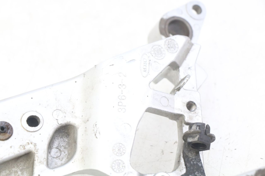 photo de PAIR OF FRONT FOOTREST BRACKETS YAMAHA FJR ABS 1300 (2006 - 2012) - Alternative perspective