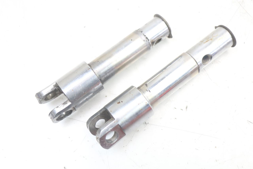 photo de PAIR FRONT MOUNT FOOTRESTS HARLEY DAVIDSON SPORTSTER XL CUSTOM 883 (1999 - 2006) - Component detail