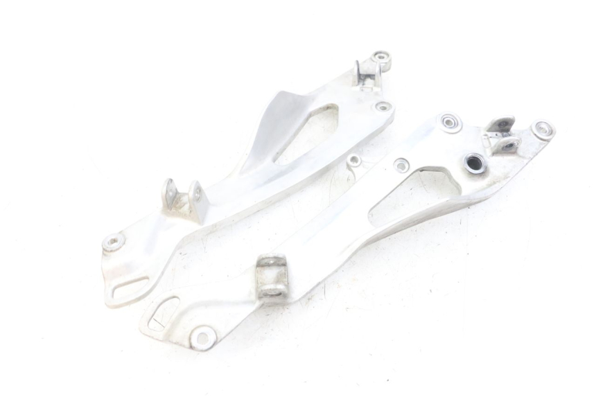photo de PAIR OF FRONT FOOTREST BRACKETS YAMAHA TDM ABS 900 (2002 - 2014) - Additional view of the item