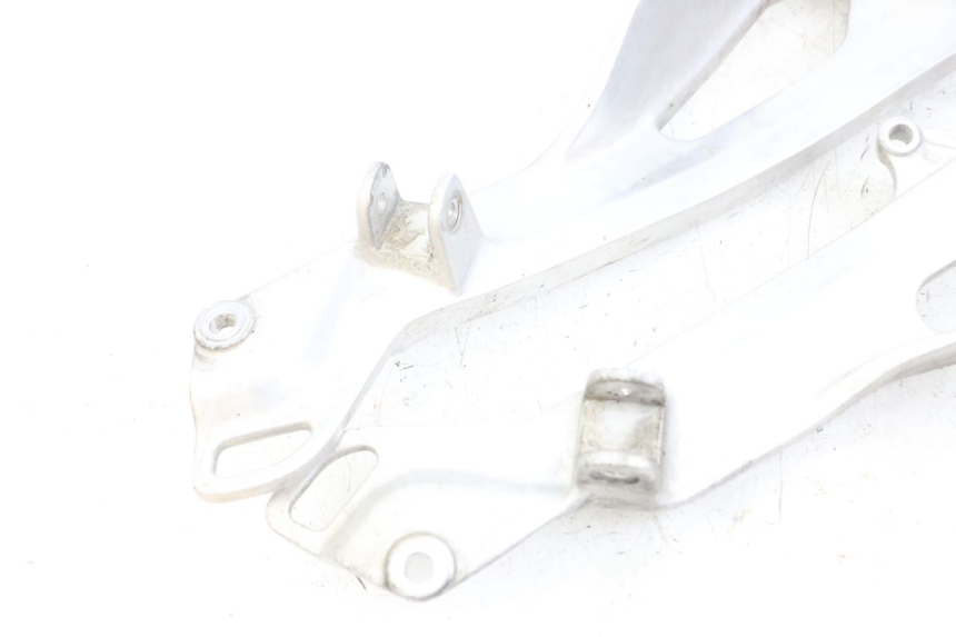 photo de PAIR OF FRONT FOOTREST BRACKETS YAMAHA TDM ABS 900 (2002 - 2014) - Surface and material condition