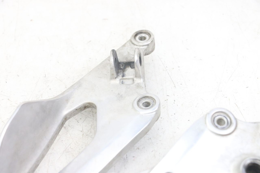 photo de PAIR OF FRONT FOOTREST BRACKETS YAMAHA TDM ABS 900 (2002 - 2014) - Checked used part