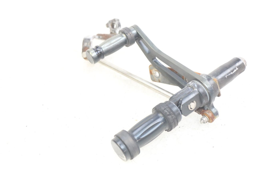 photo de PAIR OF FRONT FOOTREST BRACKETS DAELIM VL DAYSTAR 125 (2000 - 2011) - Product overview