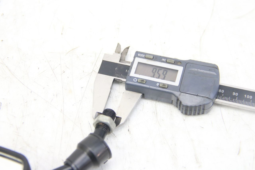 photo de PAIR OF REARVIEW MIRRORS PGO BIG MAX 50 (2001 - 2009) - Fixing points details