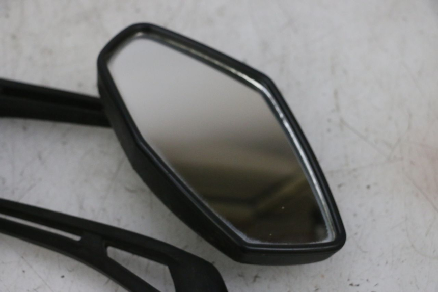 photo de MIRRORS JM MOTORS GTS 125 (2015 - 2019) - Distinctive features