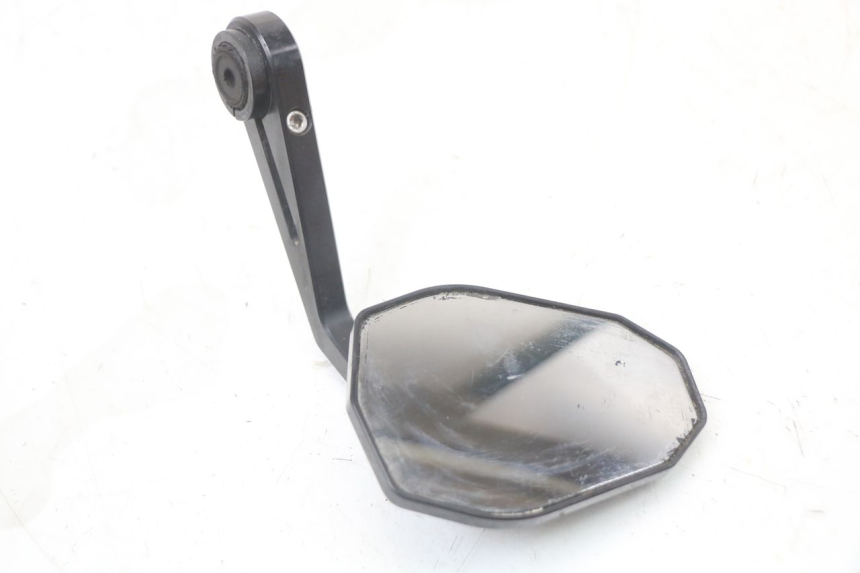 photo de MIRRORS SUZUKI GSR 750 (2011 - 2017) - Surface and material condition