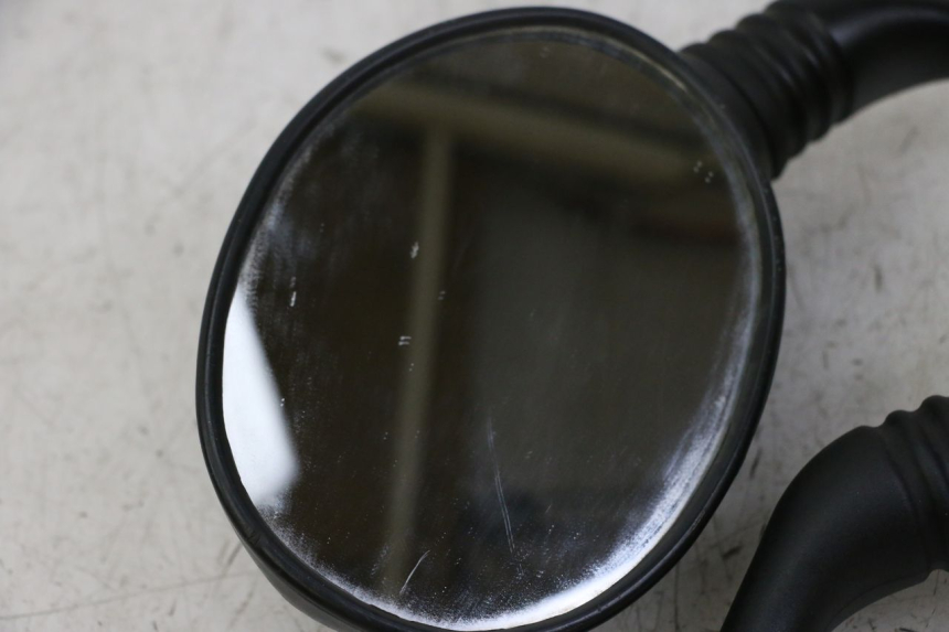 photo de PAIR OF REARVIEW MIRRORS YAMAHA YP MAJESTY 125 (2007 - 2010) - Zoom on usage condition