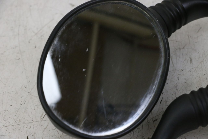 photo de PAIR OF REARVIEW MIRRORS YAMAHA YP MAJESTY 125 (2007 - 2010) - Alternative perspective