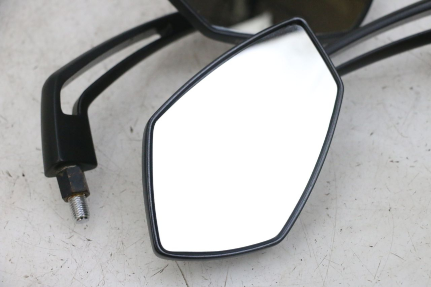 photo de MIRRORS KAWASAKI ZR 7 750 (1999 - 2004) - Zoom on usage condition
