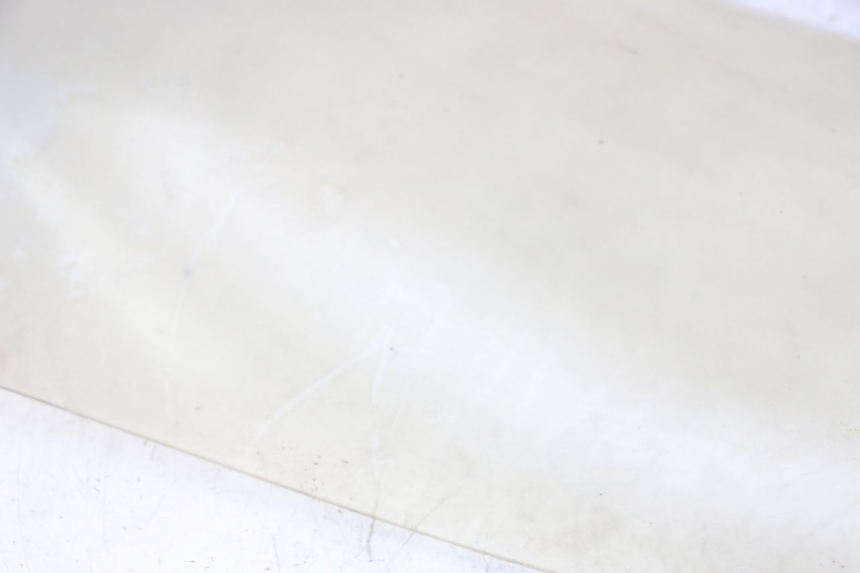 photo de WINDSCREEN SUZUKI BURGMAN 125 (2007 - 2014) - High-resolution close-up