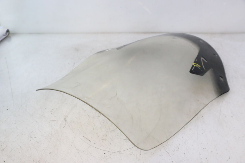 photo de WINDSCREEN SUZUKI BURGMAN EXECUTIVE ABS 650 (2006 - 2012) - High-resolution close-up
