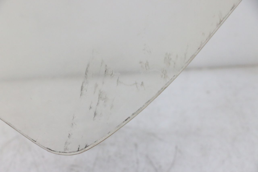 photo de WINDSCREEN SUZUKI BURGMAN EXECUTIVE ABS 650 (2006 - 2012) - Surface and material condition