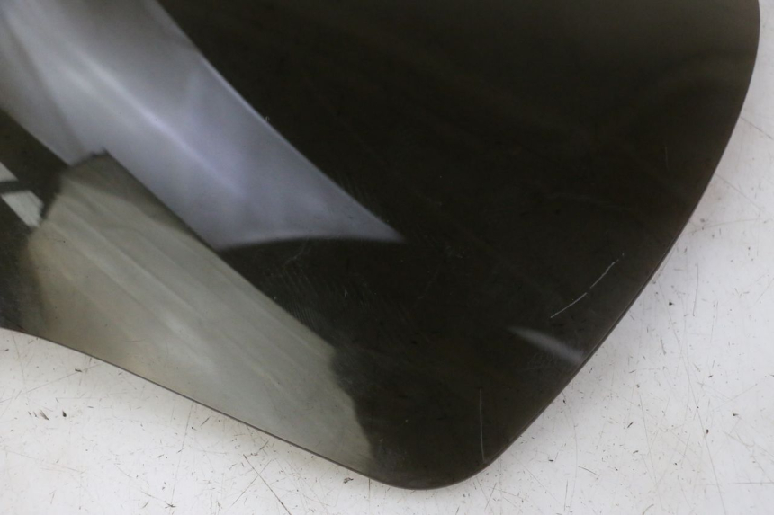 photo de WINDSCREEN PEUGEOT CITYSTAR 50 (2013 - 2017) - Fixing points details