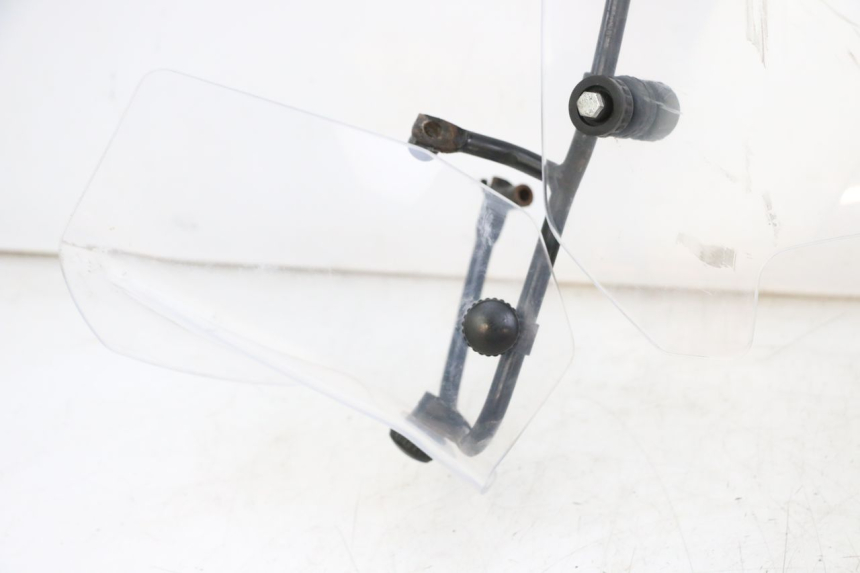 photo de WINDSCREEN PEUGEOT E-VIVACITY 1 (2012 - 2018) - Markings and original references