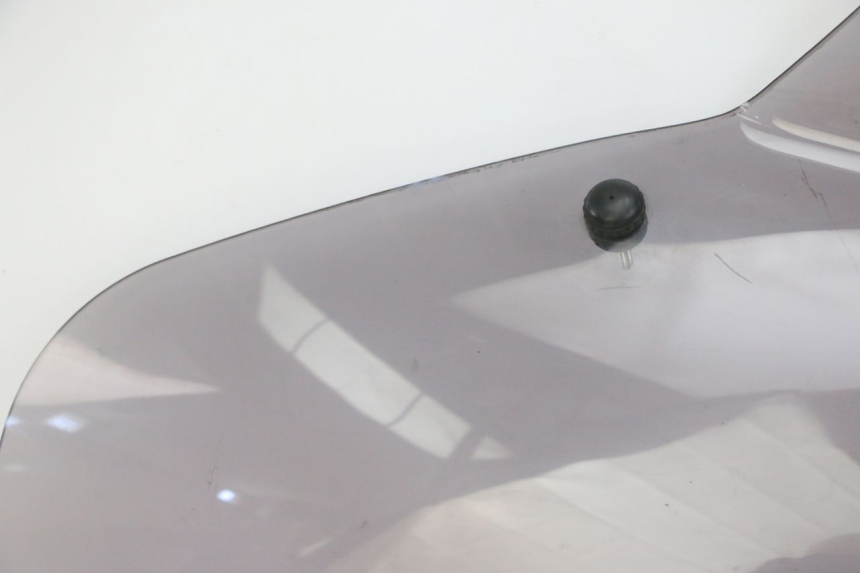 photo de WINDSCREEN PEUGEOT ELYSTAR 125 (2002 - 2007) - High-resolution close-up