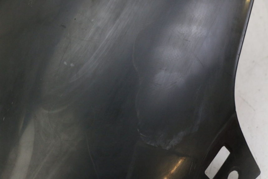 photo de WINDSCREEN PEUGEOT ELYSTAR 50 (2002 - 2014) - High-resolution close-up