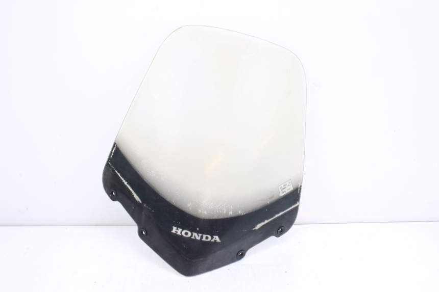 photo de WINDSCREEN HONDA FES PANTHEON 125 (2003 - 2007) - Technical close-up