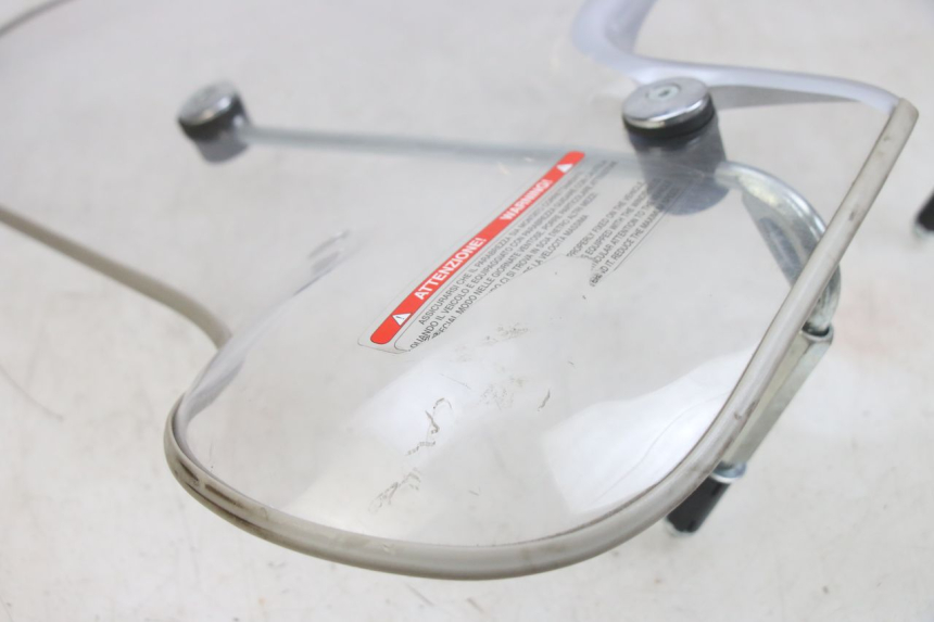 photo de WINDSCREEN PIAGGIO FLY 125 (2005 - 2012) - Surface and material condition