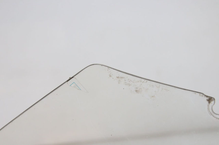 photo de WINDSCREEN HONDA FORZA 125 (2015 - 2016) - Fixing points details