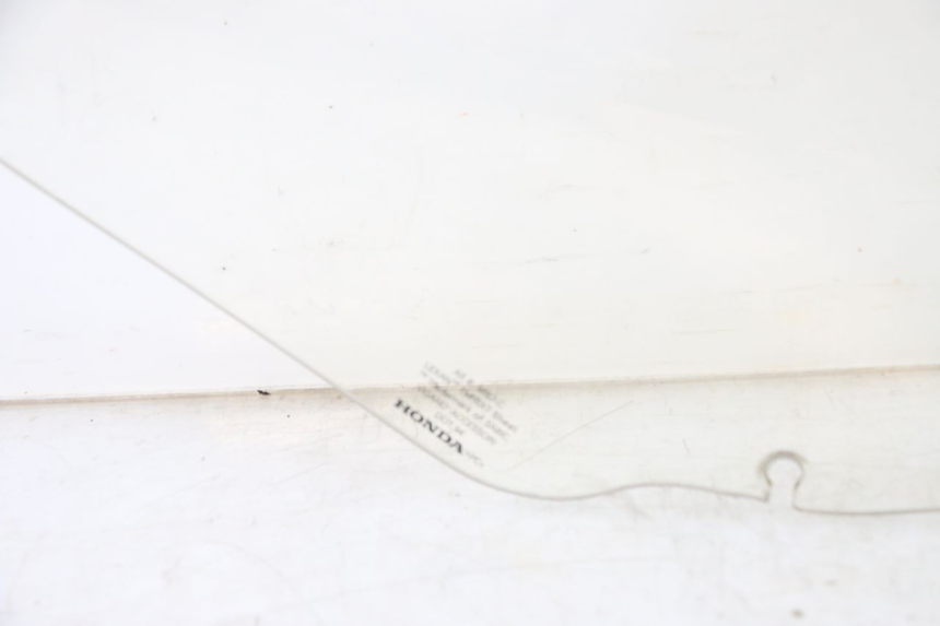 photo de WINDSHIELD HONDA FORZA 125 (2021 - 2025) - High-resolution close-up