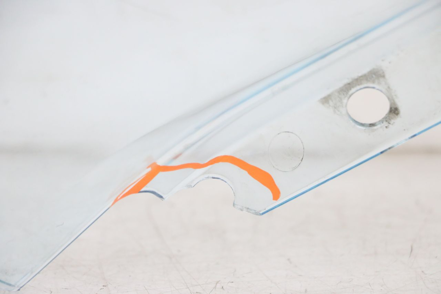 photo de WINDSCREEN PIAGGIO MP3 125 (2006 - 2014) - Detailed visual inspection