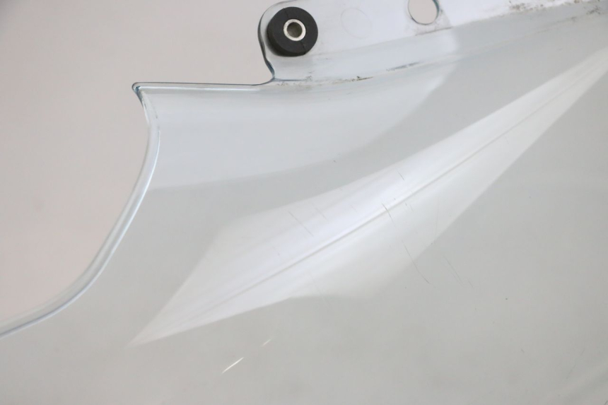 photo de WINDSCREEN PIAGGIO MP3 125 (2006 - 2014) - Fixing points details