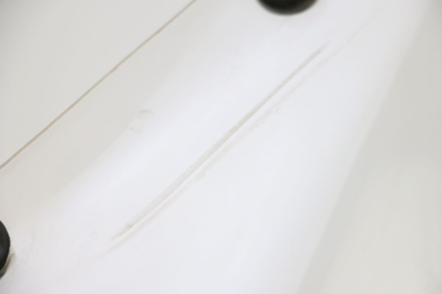photo de WINDSCREEN PIAGGIO MP3 125 (2006 - 2014) - Fixing points details