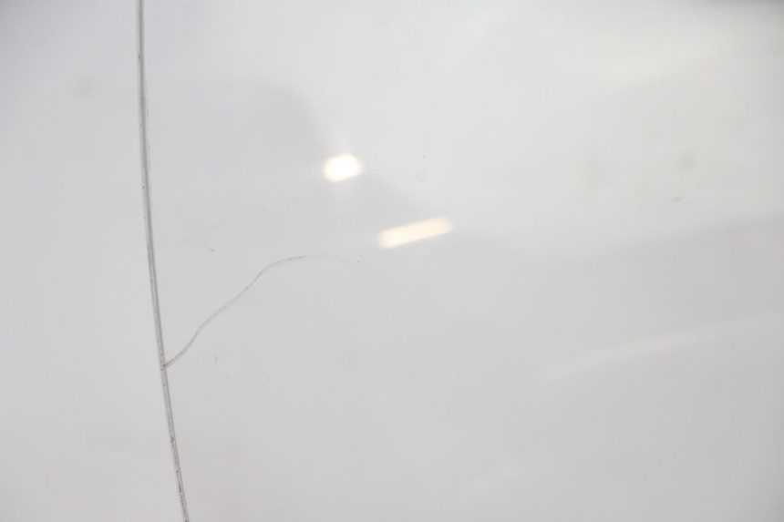 photo de WINDSCREEN PEUGEOT SATELIS 125 (2010 - 2012) - High-resolution close-up