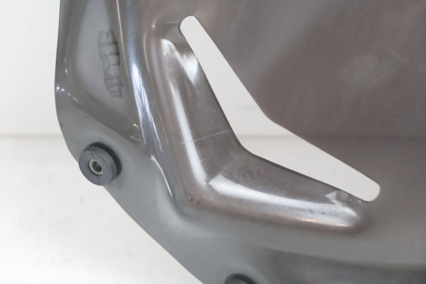 photo de WINDSCREEN PEUGEOT SATELIS 125 (2006 - 2009) - Component detail